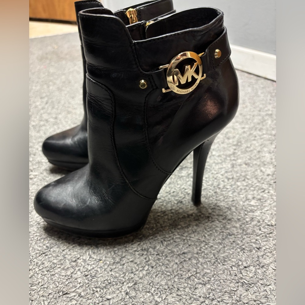 Size 7.5 Michael Kors Leather Booties - worn a couple times #dinner #fancy